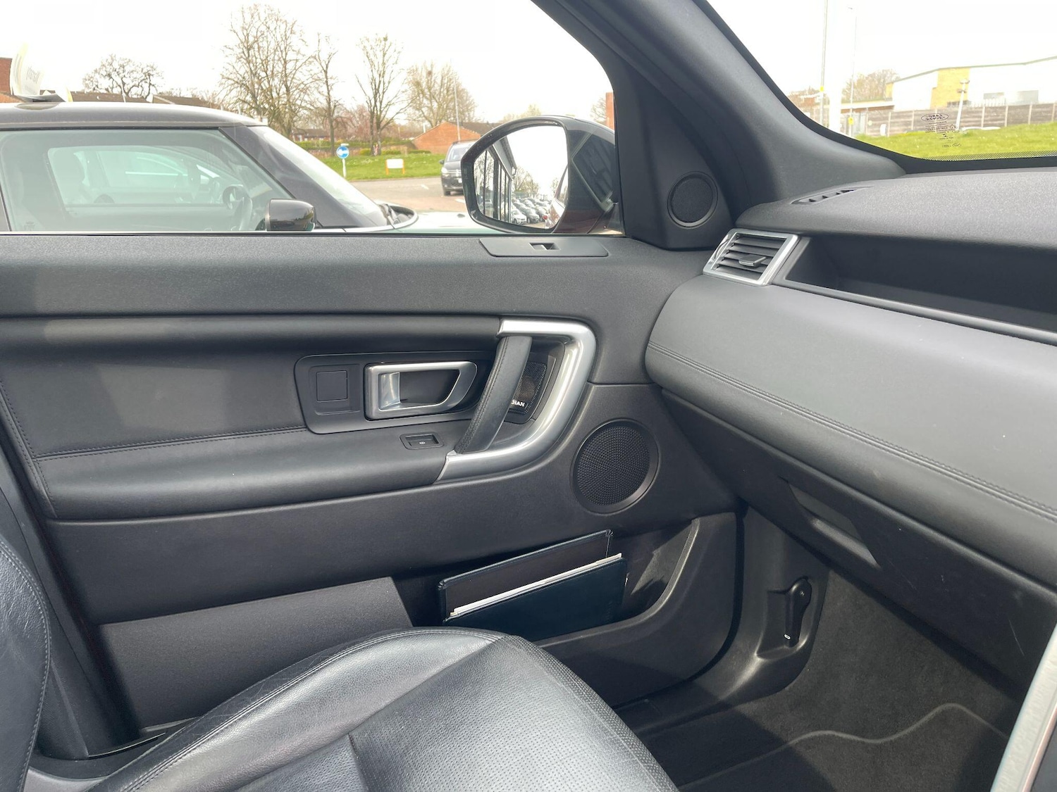 Used Land Rover Discovery Sport 2017 for sale - 77637474: Photo 24