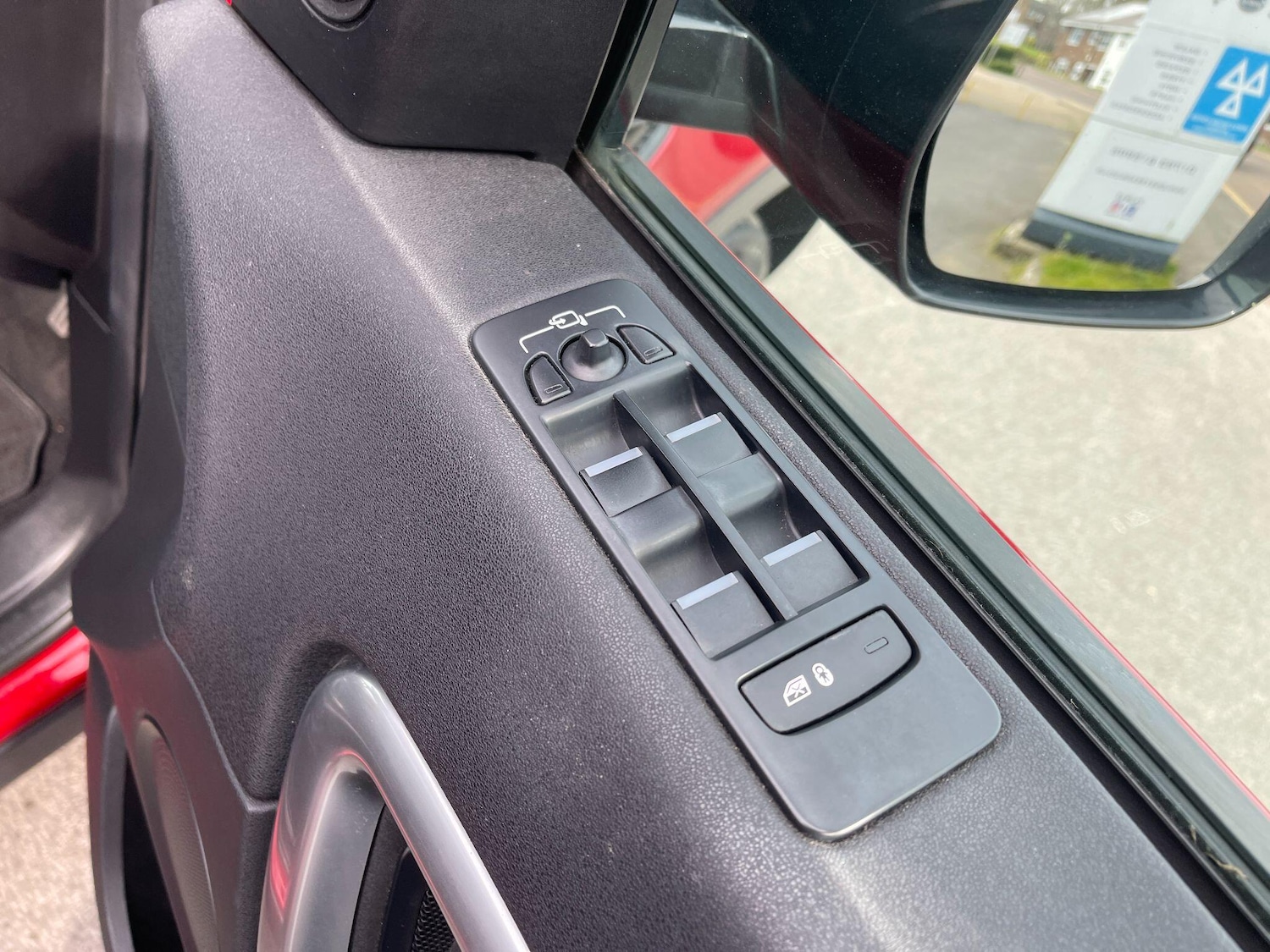 Used Land Rover Discovery Sport 2017 for sale - 77637474: Photo 66