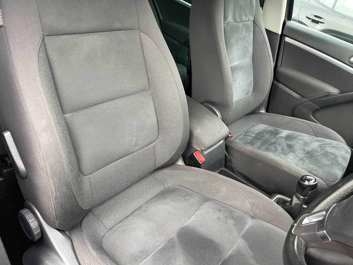 Used Volkswagen Tiguan 2015 for sale - 76002369: Photo 42