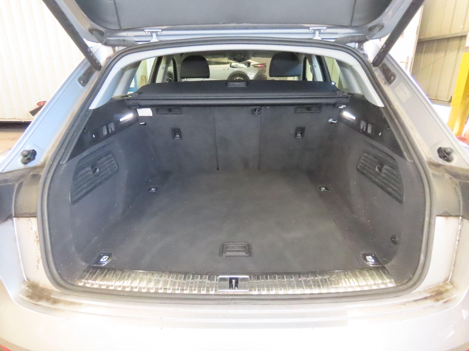 Used Audi e-tron 2021 for sale - 76409111: Photo 11