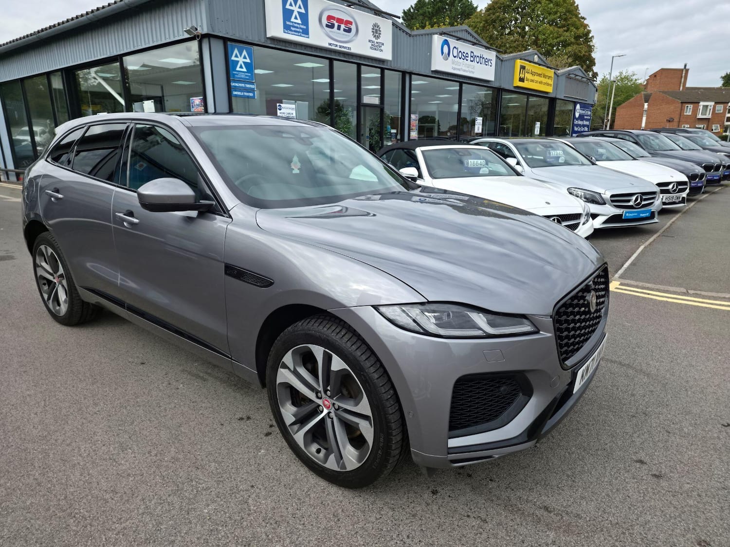 Jaguar F-Pace