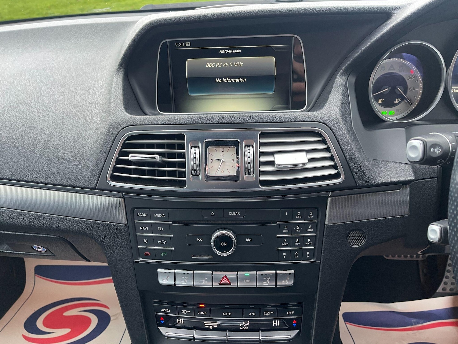 Used Mercedes-Benz E Class 2015 for sale - 76398375: Photo 26