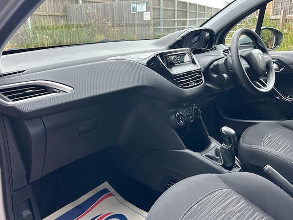 Used Peugeot 208 2016 for sale - 74521607: Photo 9