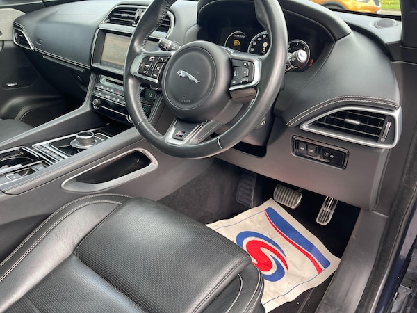 Used Jaguar F-Pace 2017 for sale - 75609620: Photo 32