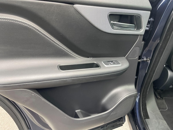 Used Jaguar F-Pace 2017 for sale - 75609620: Photo 55