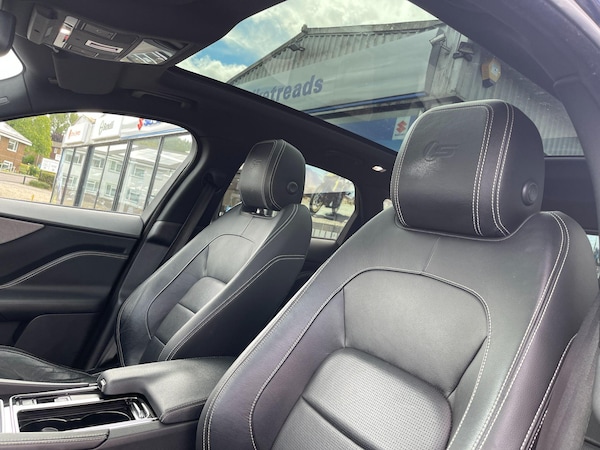 Used Jaguar F-Pace 2017 for sale - 75609620: Photo 69