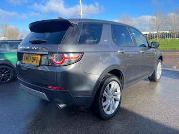 Used Land Rover Discovery Sport 2017 for sale - 78058078: Photo