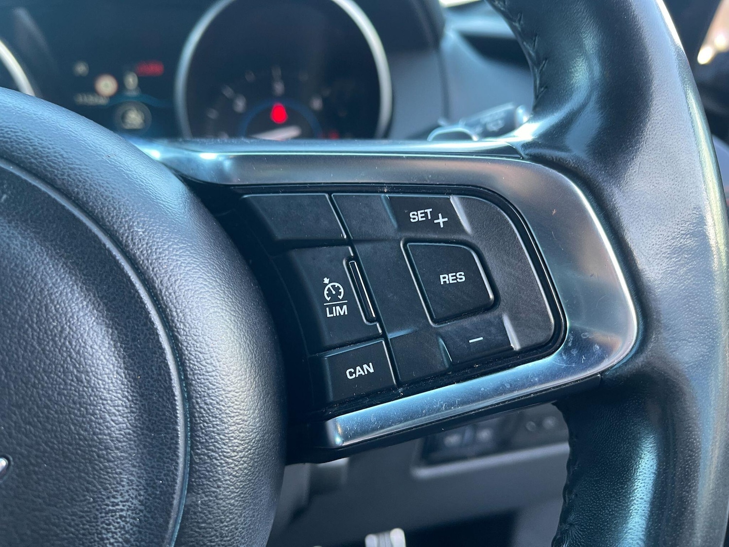 Used Jaguar F-Pace 2017 for sale - 77898326: Photo 19