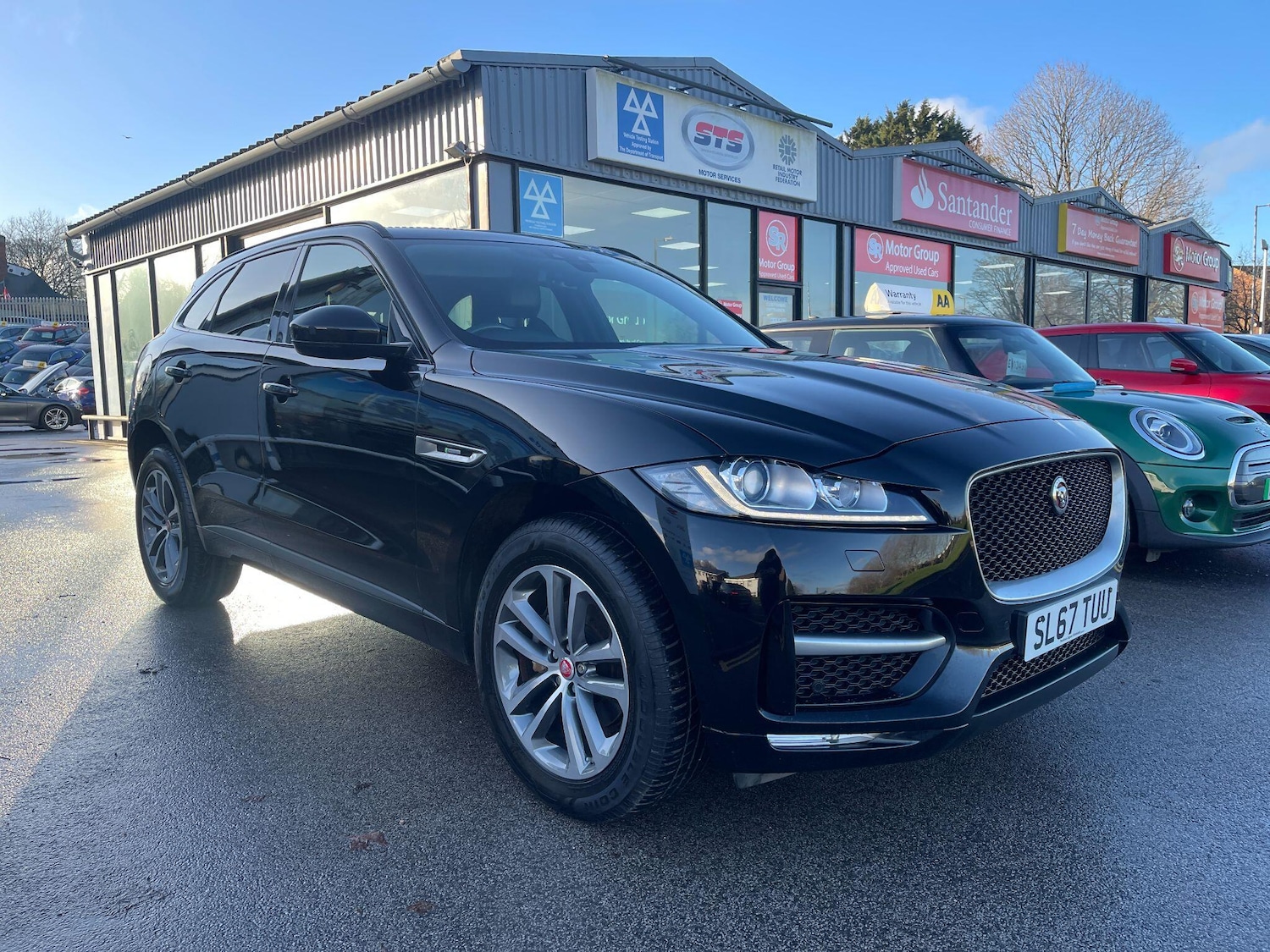 Used Jaguar F-Pace 2017 for sale - 77898326: Photo 2