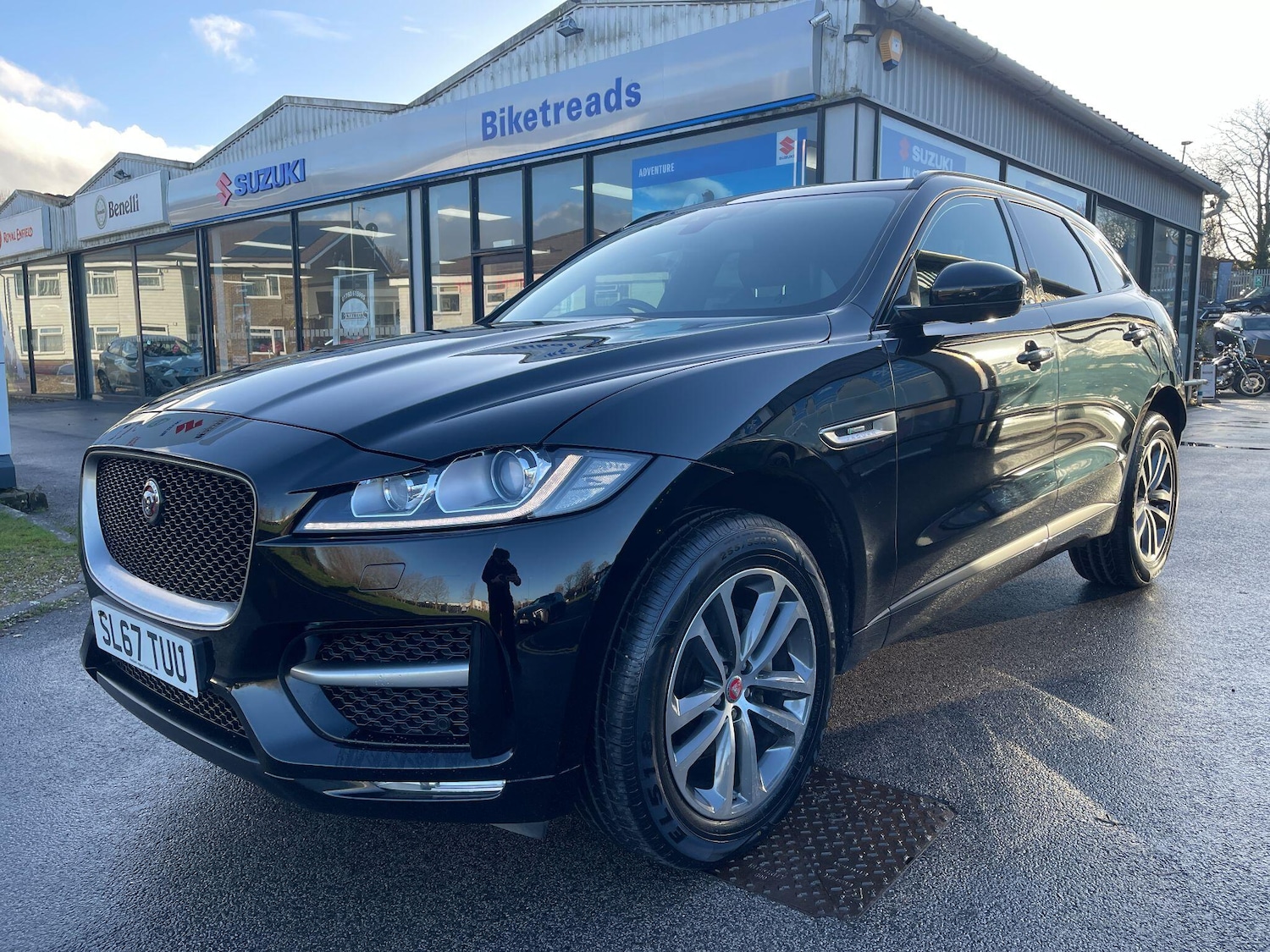Used Jaguar F-Pace 2017 for sale - 77898326: Photo 4