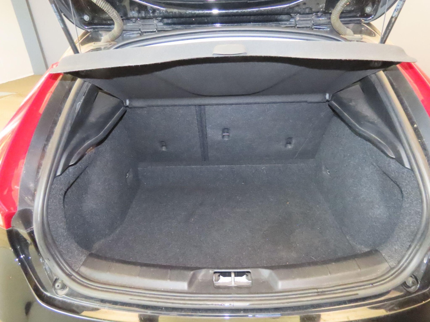 Used Volvo V40 2019 for sale - 77120128: Photo 11