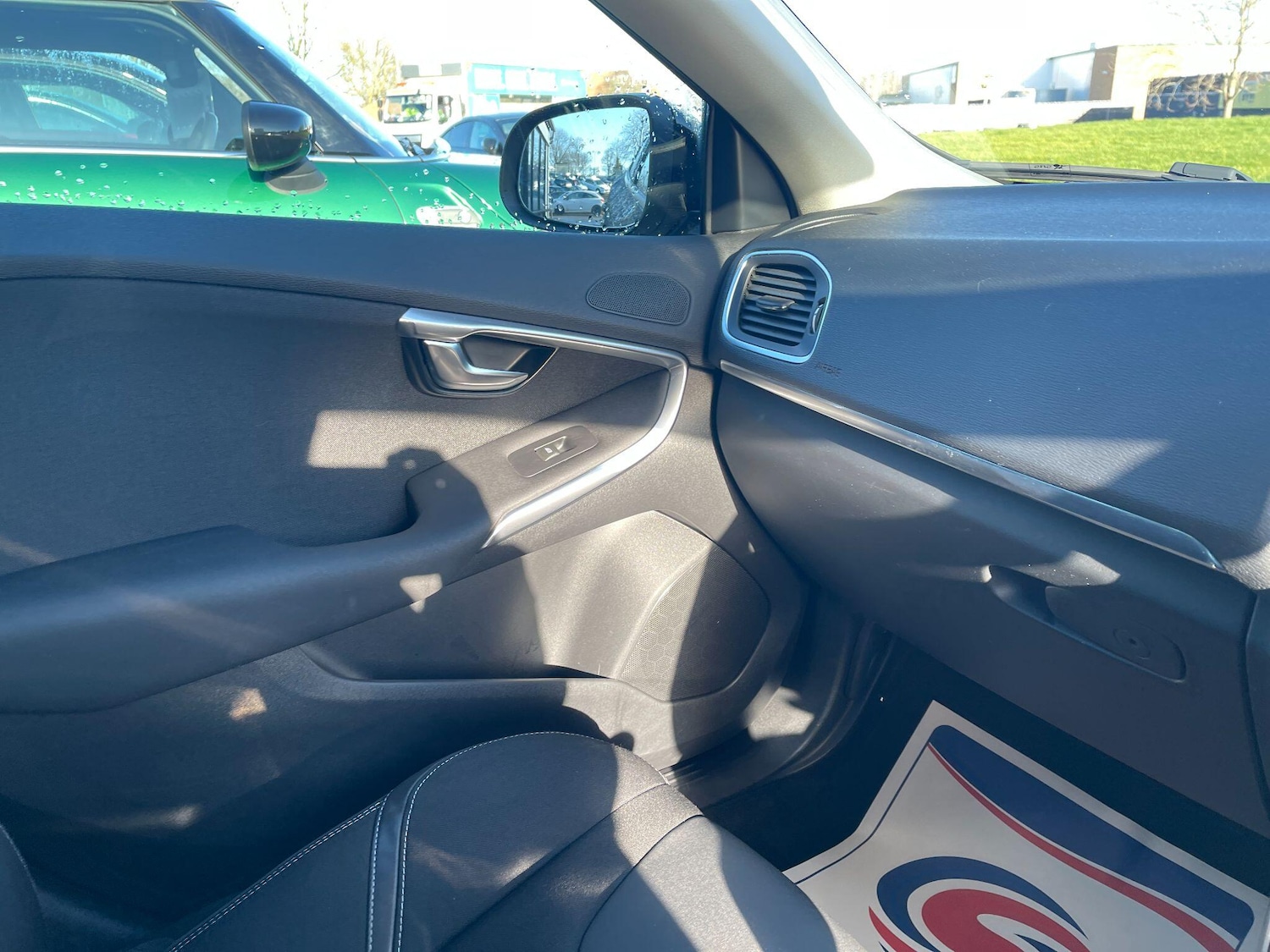 Used Volvo V40 2019 for sale - 77120128: Photo 43