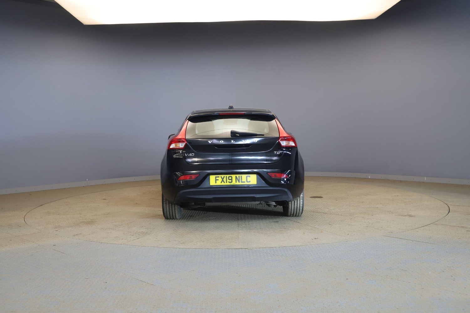 Used Volvo V40 2019 for sale - 77120128: Photo 5