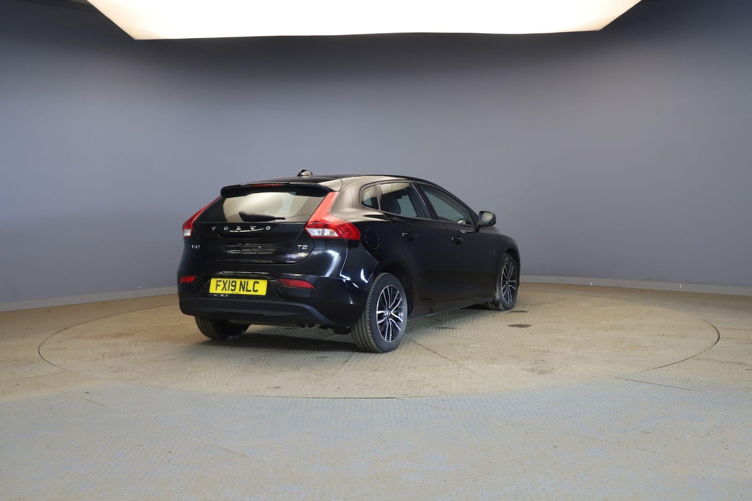 Used Volvo V40 2019 for sale - 77120128: Photo 6