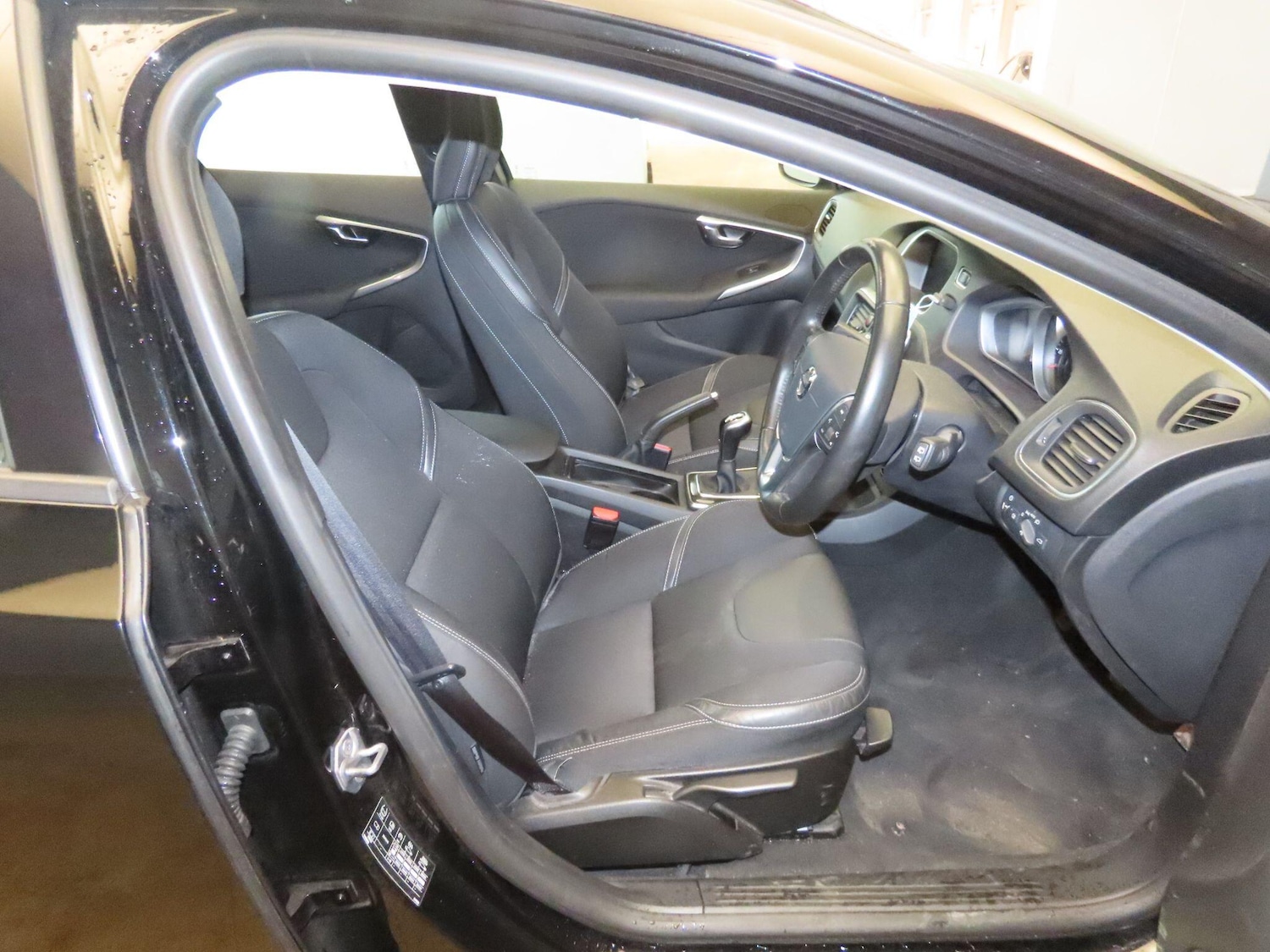 Used Volvo V40 2019 for sale - 77120128: Photo 7