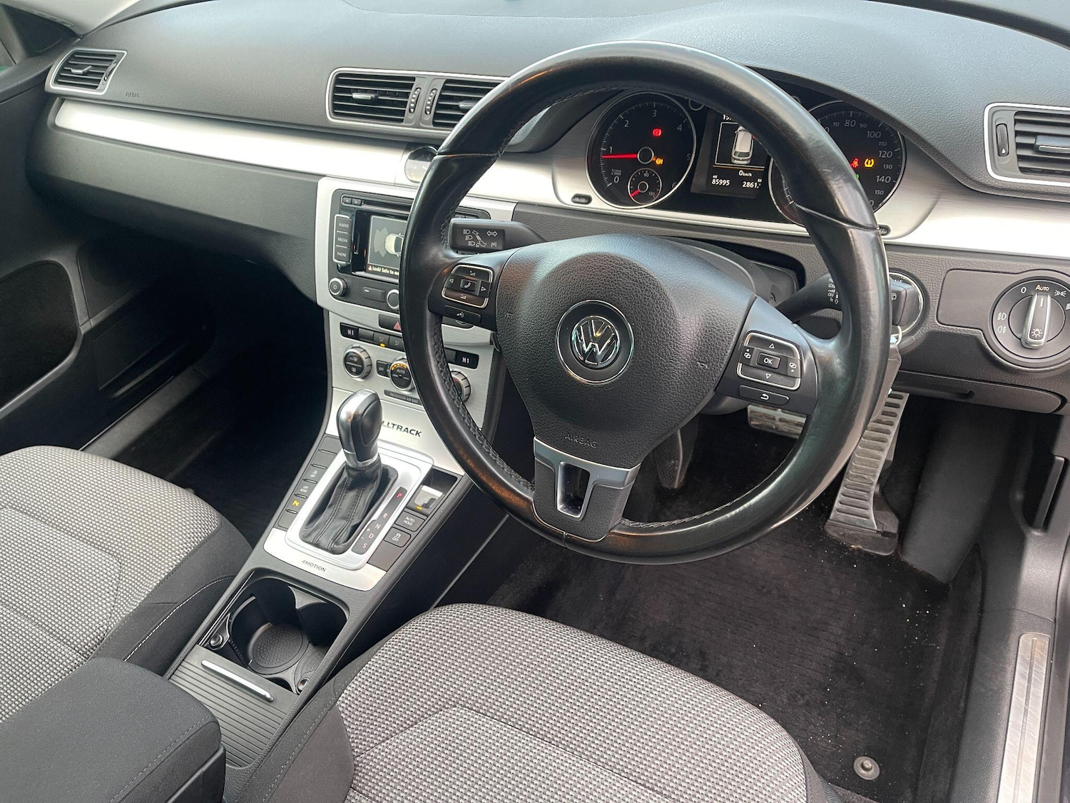 Used Volkswagen Passat 2014 for sale - 76753040: Photo 9