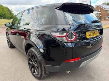 Used Land Rover Discovery Sport 2018 for sale - 79075763: Photo