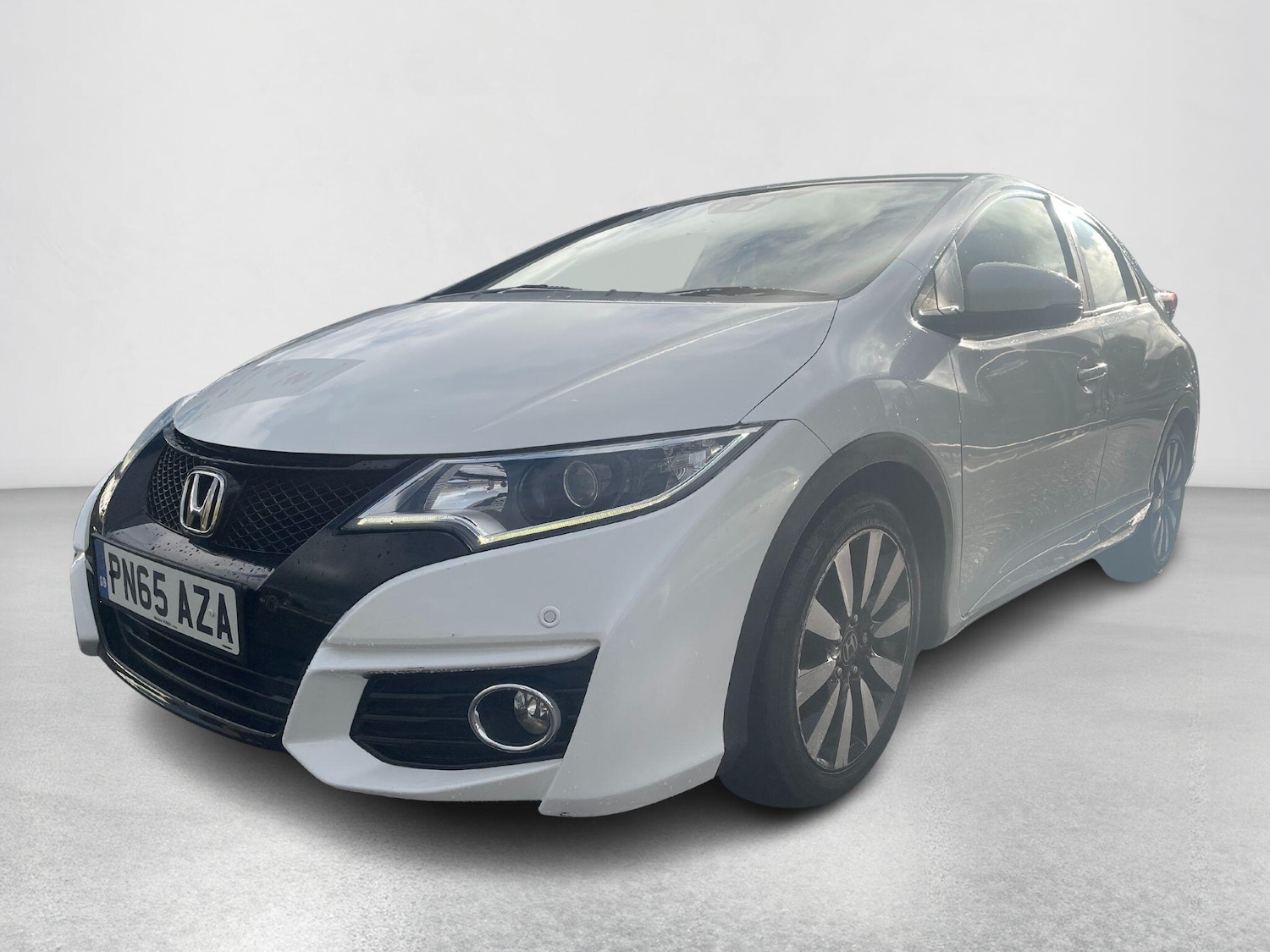 Used Honda Civic 2015 for sale - 76370114: Photo 2