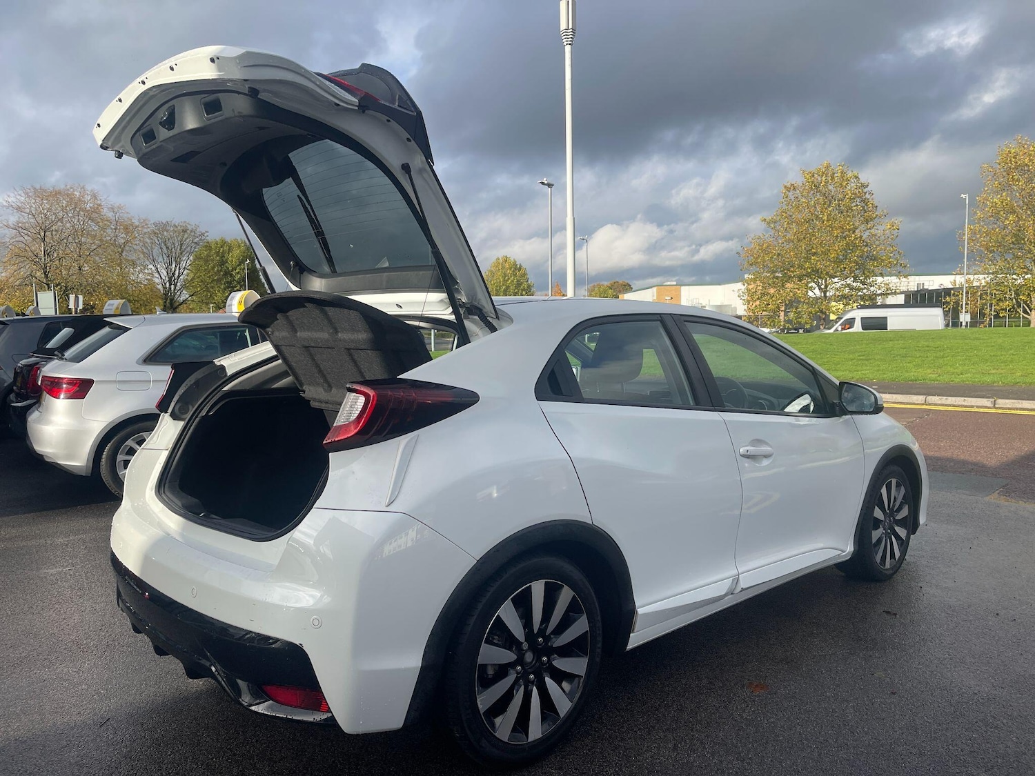 Used Honda Civic 2015 for sale - 76370114: Photo 23