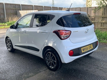 Used Hyundai i10 2018 for sale - 77754162: Photo