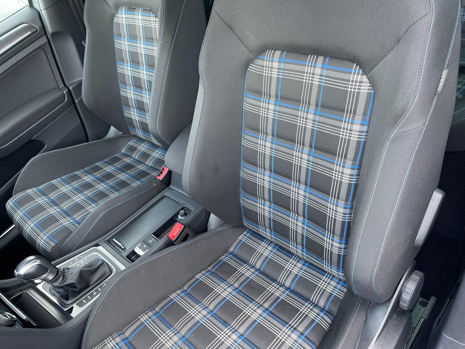 Used Volkswagen Golf 2020 for sale - 76370662: Photo 63