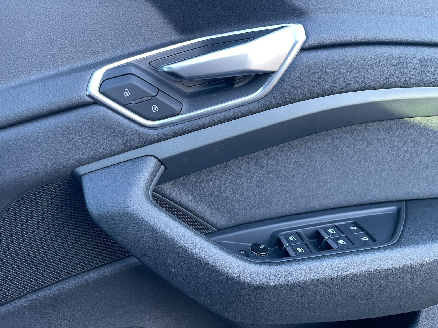 Used Audi e-tron 2021 for sale - 78058079: Photo 27