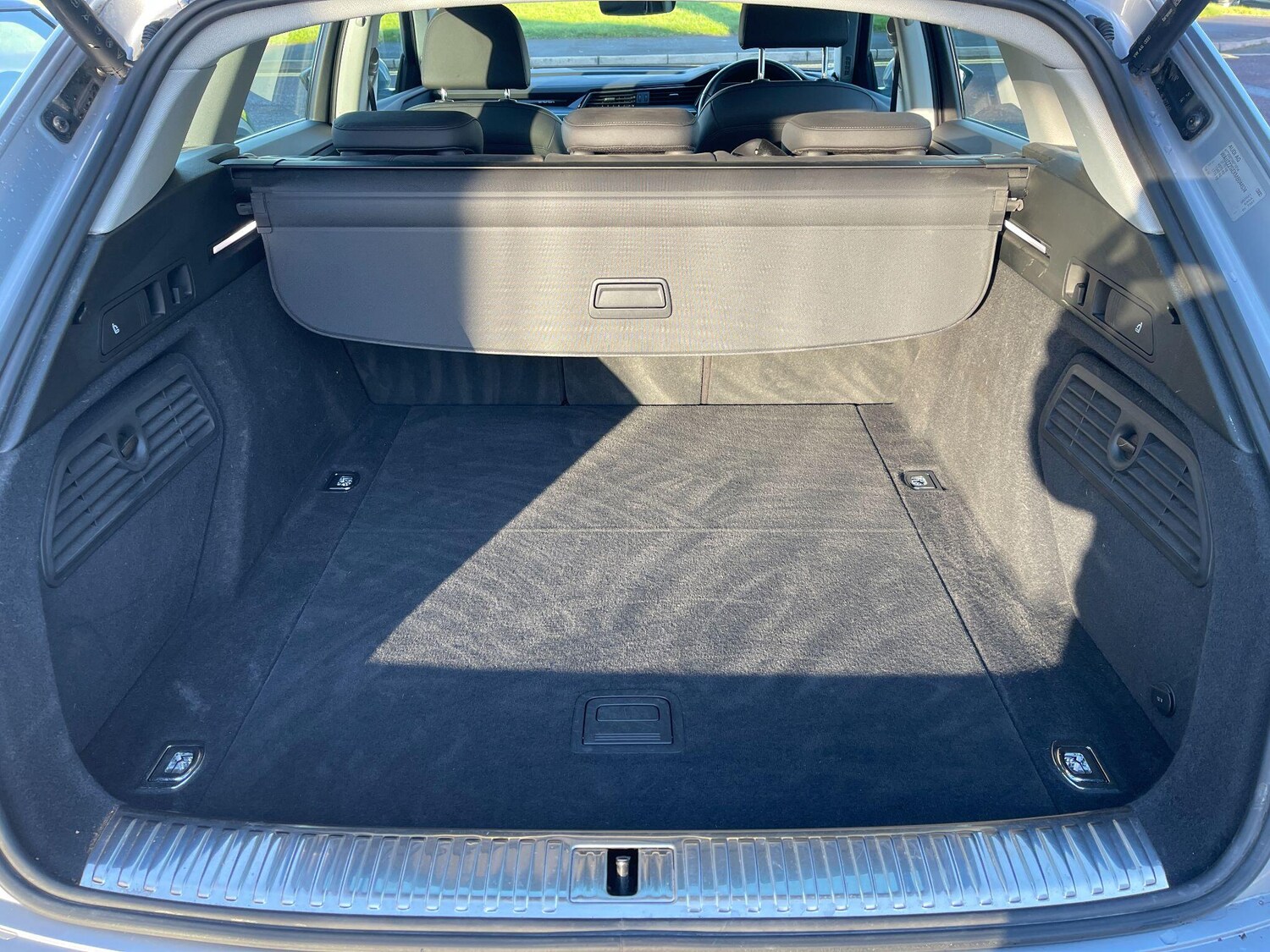 Used Audi e-tron 2021 for sale - 78058079: Photo 37