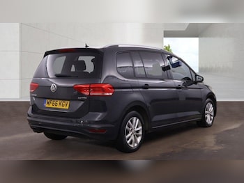 Used Volkswagen Touran 2016 for sale - 79169001: Photo