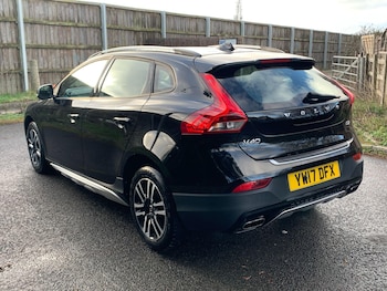 Used Volvo V40 2017 for sale - 79396490: Photo