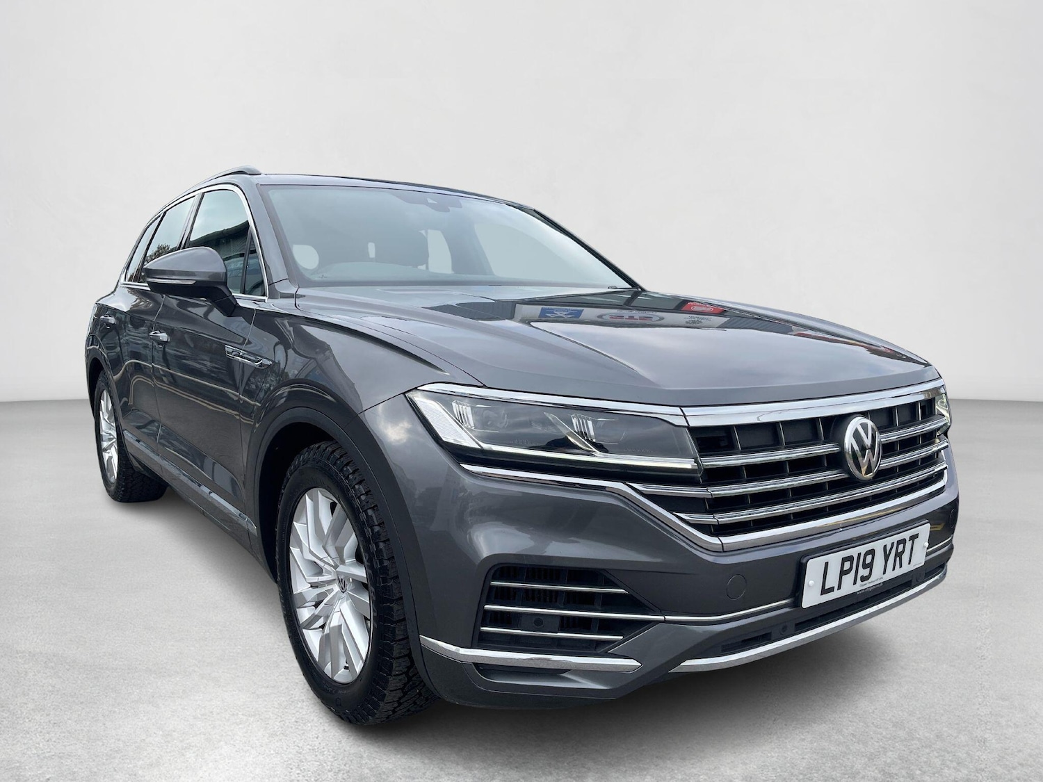 Used Volkswagen Touareg 2019 for sale - 76251503: Photo 1
