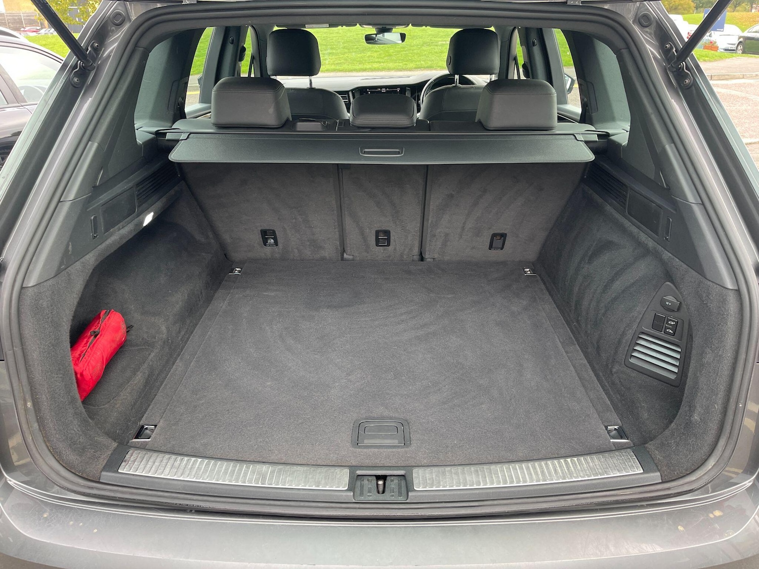 Used Volkswagen Touareg 2019 for sale - 76251503: Photo 62