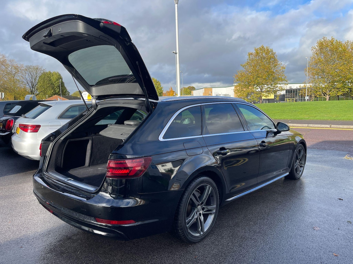 Used Audi A4 Avant 2017 for sale - 76370326: Photo 28