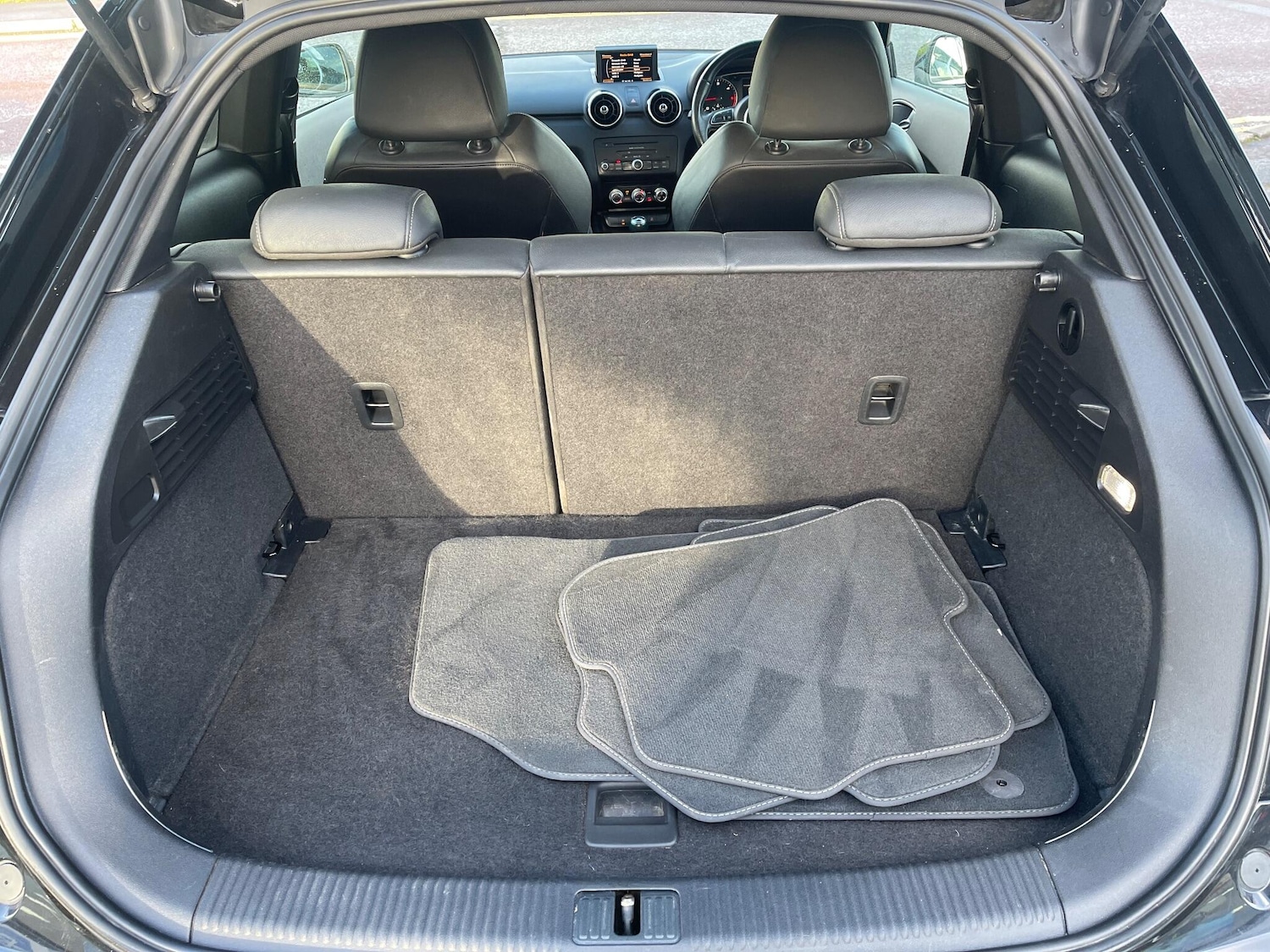 Used Audi A1 2015 for sale - 77202888: Photo 28