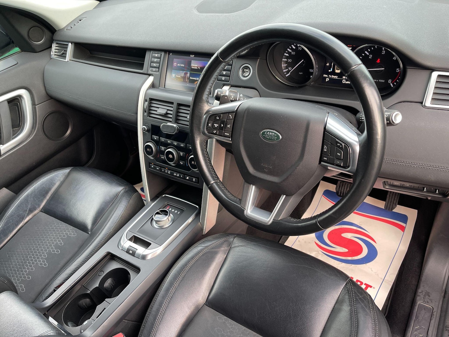 Used Land Rover Discovery Sport 2015 for sale - 76597176: Photo 11