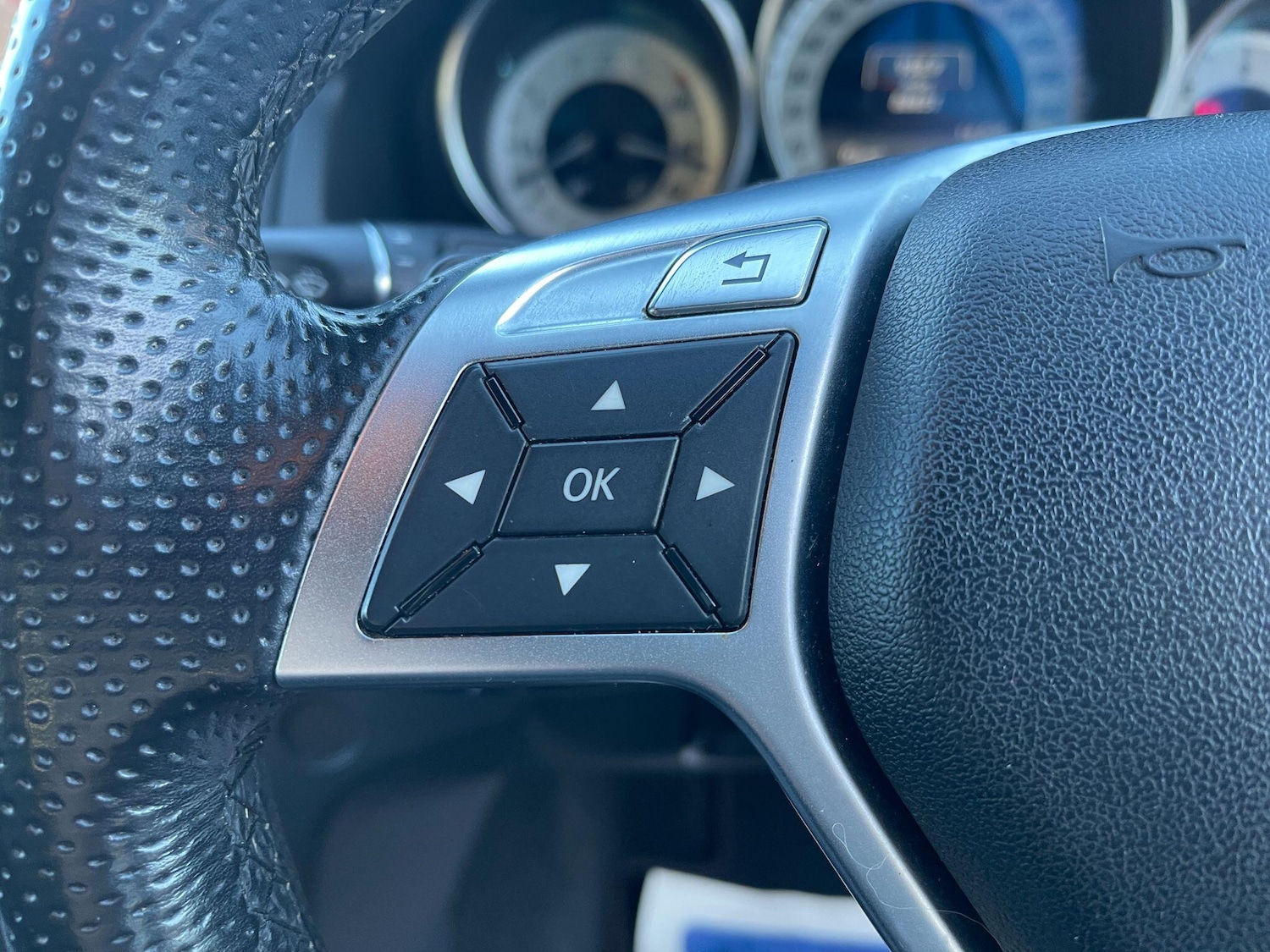 Used Mercedes-Benz E Class 2013 for sale - 76485344: Photo 19