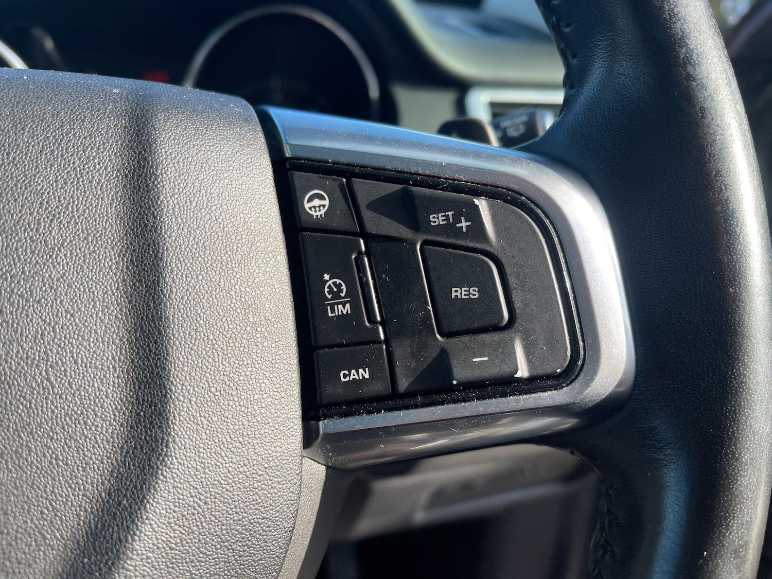 Used Land Rover Discovery Sport 2017 for sale - 77330536: Photo 42