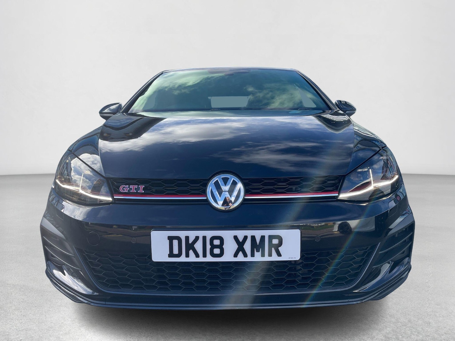 Used Volkswagen Golf 2018 for sale - 76484303: Photo 2