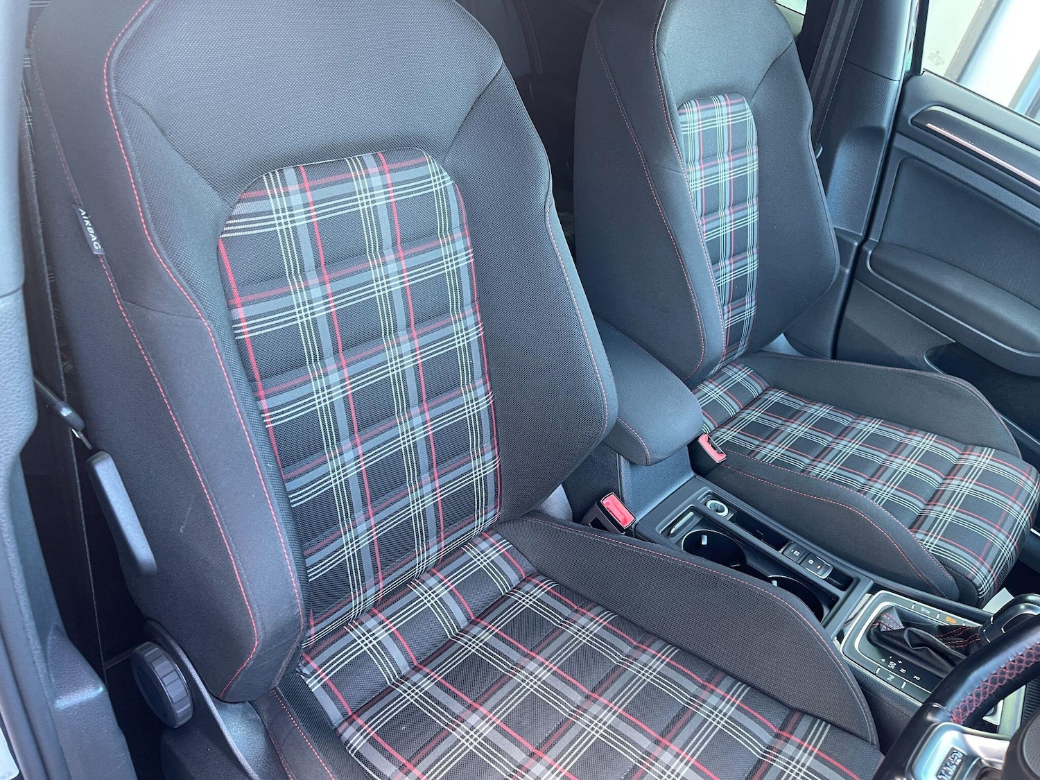 Used Volkswagen Golf 2018 for sale - 76484303: Photo 38