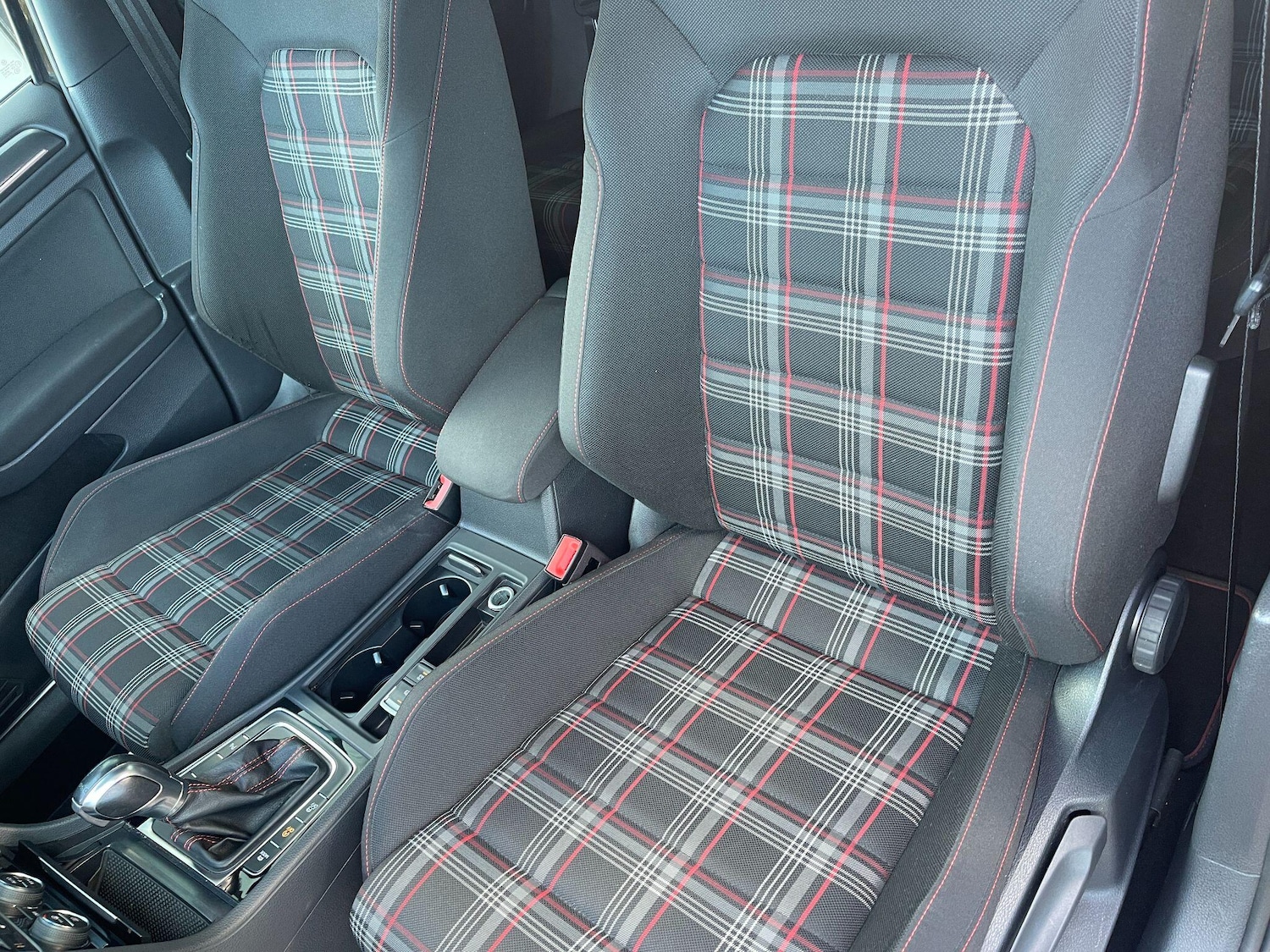 Used Volkswagen Golf 2018 for sale - 76484303: Photo 66