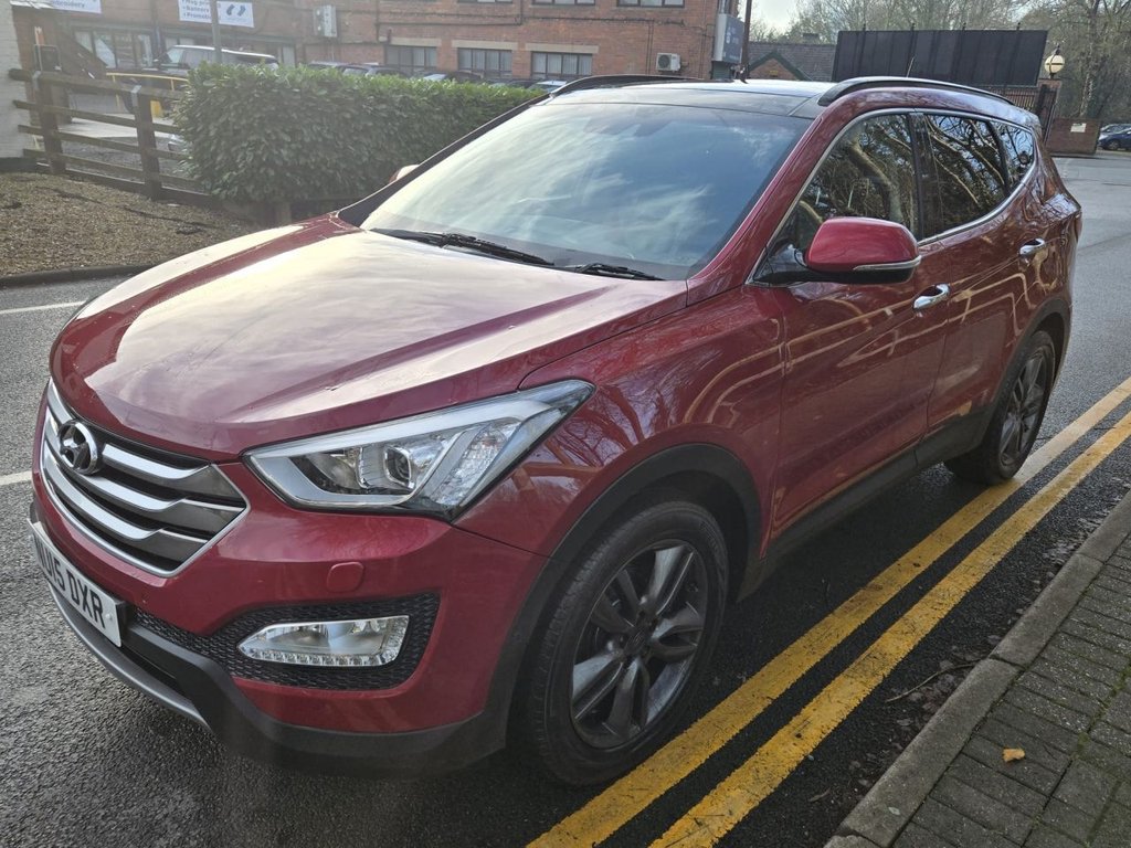 Used Hyundai Santa Fe 2015 for sale - 76962056: Photo 2