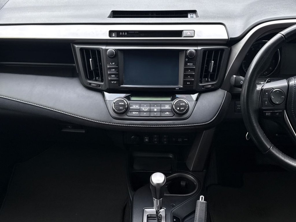 Used Toyota RAV4 2017 for sale - 77667695: Photo 11