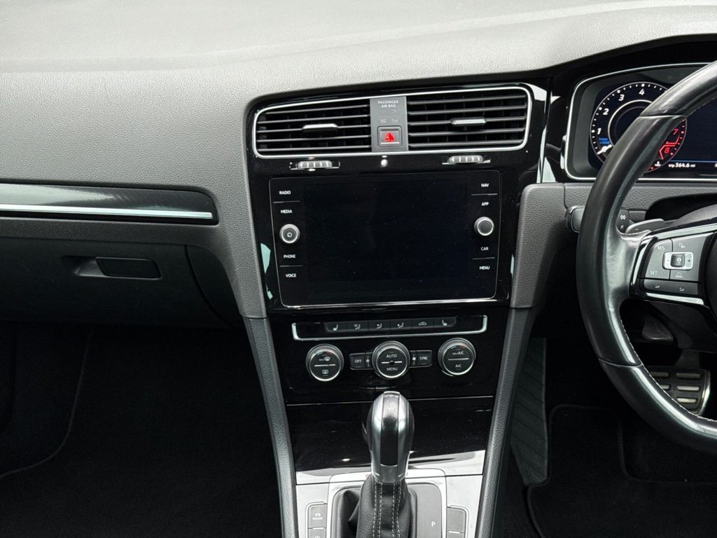 Used Volkswagen Golf 2017 for sale - 76621634: Photo 13