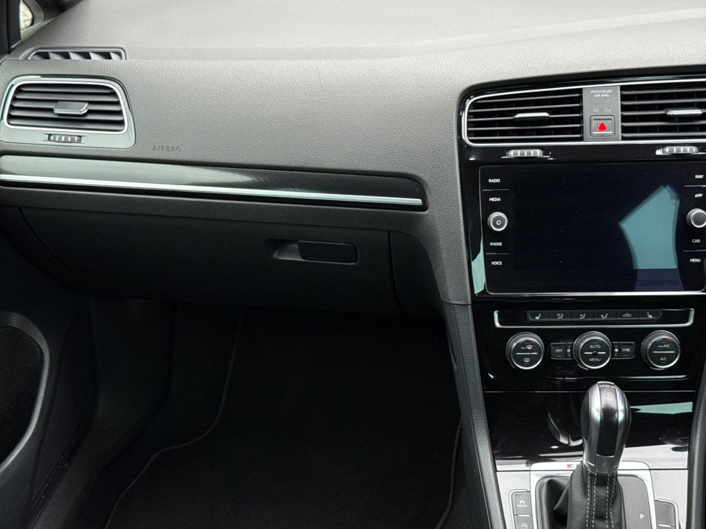 Used Volkswagen Golf 2017 for sale - 76621634: Photo 14