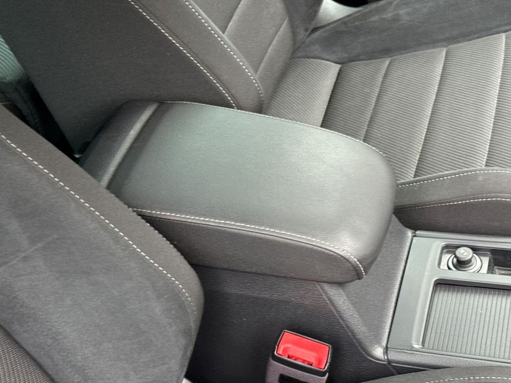 Used Volkswagen Golf 2017 for sale - 76621634: Photo 32