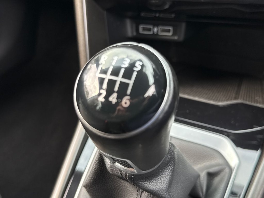 Used Volkswagen T-Roc 2019 for sale - 76621667: Photo 25