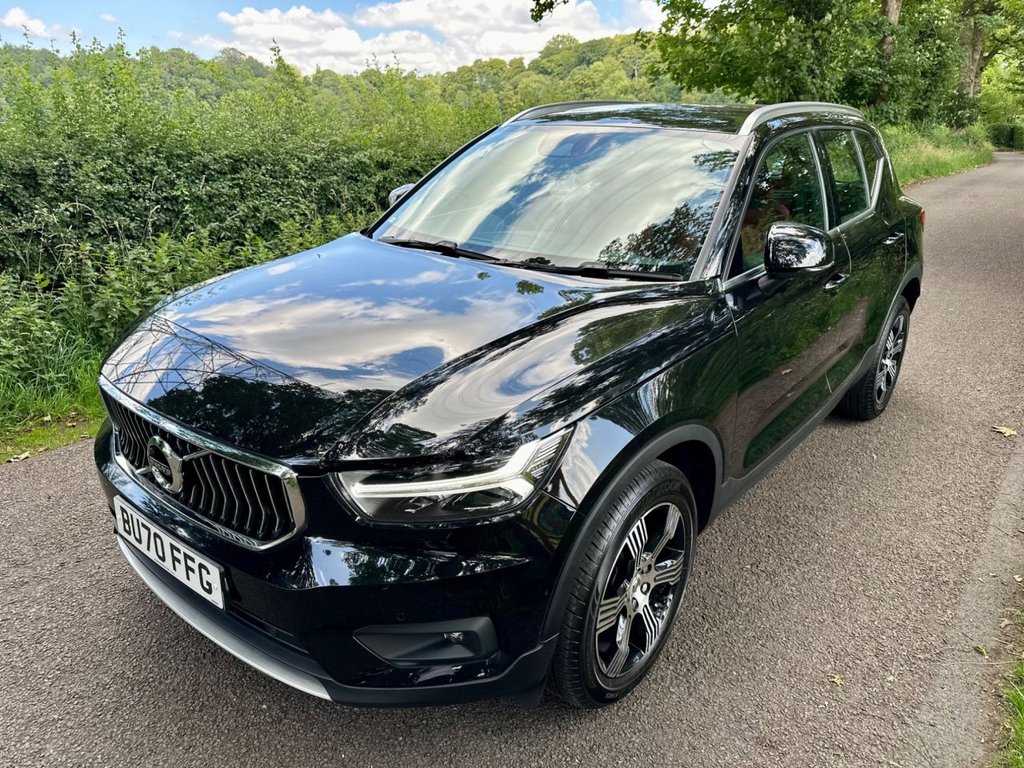 Used Volvo XC40 2020 for sale - 76621628: Photo 2