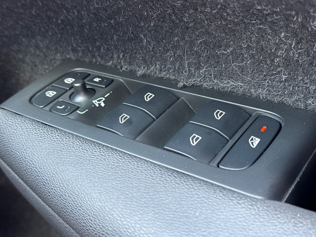 Used Volvo XC40 2020 for sale - 76621628: Photo 24