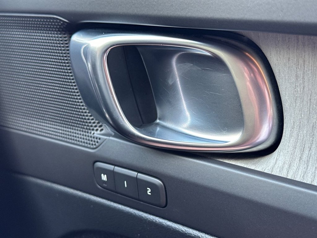 Used Volvo XC40 2020 for sale - 76621628: Photo 25