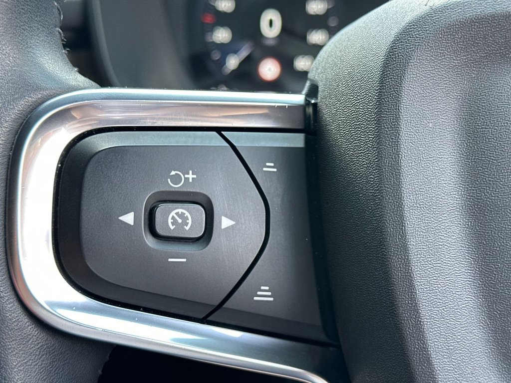 Used Volvo XC40 2020 for sale - 76621628: Photo 28