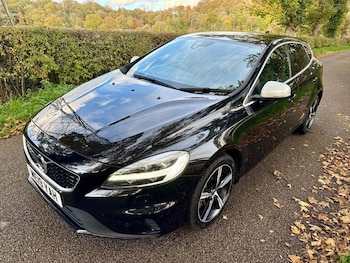 Used Volvo V40 2019 for sale - 76621663: Photo